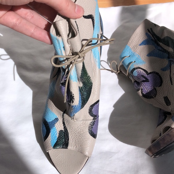 RARE Burberry Hand-Painted One of a Kind Booties - Picture 5 of 13